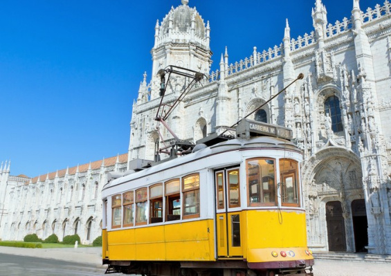 Autotour Ma Douce Algarve de Lisbonne à Albufeira 4* Autotour Ma Douce Algarve de Lisbonne à Albufeira 4*