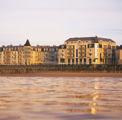Hôtel Le Nouveau Monde 4*, Séjour France, Bretagne, Saint Malo par Ôvoyages Hôtel Le Nouveau Monde 4*, Séjour France, Bretagne, Saint Malo par Ôvoyages