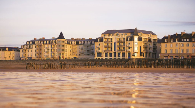 Hôtel Le Nouveau Monde 4*, Séjour France, Bretagne, Saint Malo par Ôvoyages Hôtel Le Nouveau Monde 4*, Séjour France, Bretagne, Saint Malo par Ôvoyages